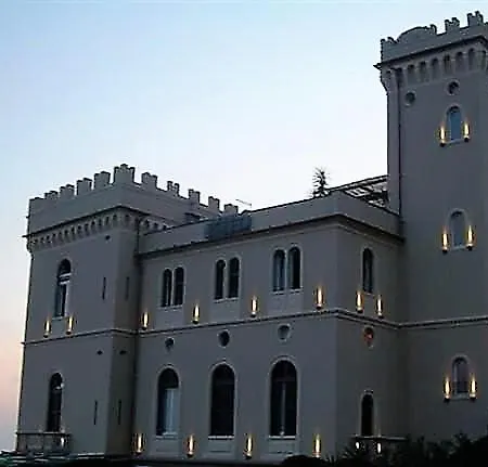 فندق Castello Miramare جنوة