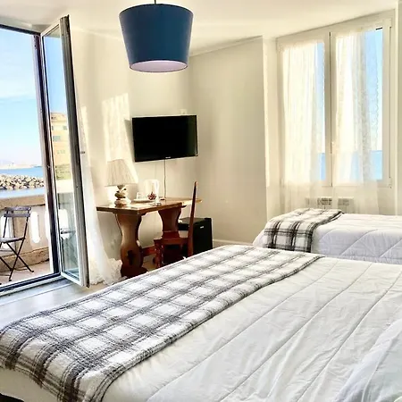 Castello Miramare 3* Genoa