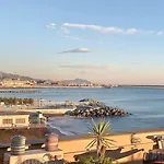 מלון Castello Miramare