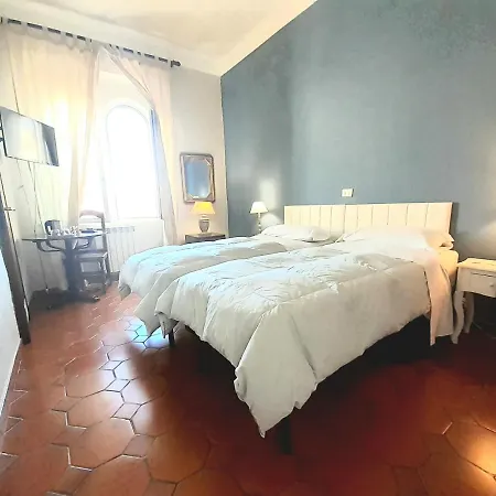 ホテル Castello Miramare 3*