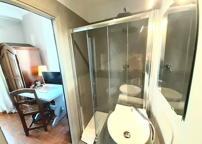 Castello Miramare 3* Genoa